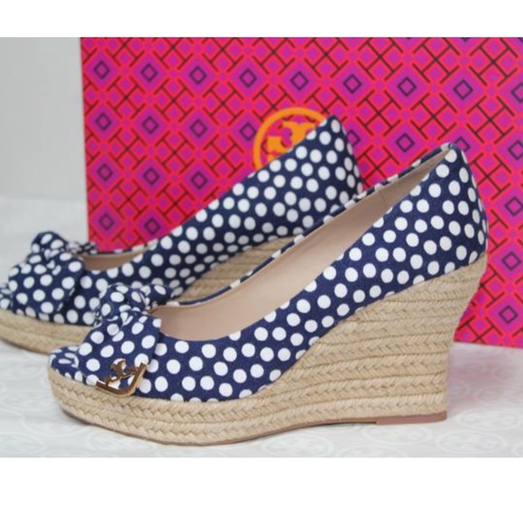 Tory Burch
Navy Blue White Polka Dot New Espadrilles Wedges Heels Sandals - Picture 15 of 16